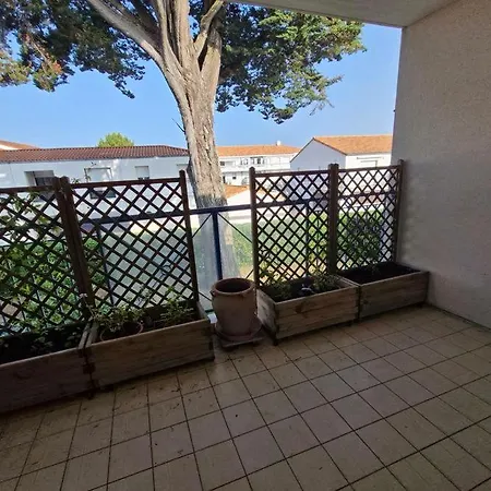 Апартаменты Appt Centre Piscine